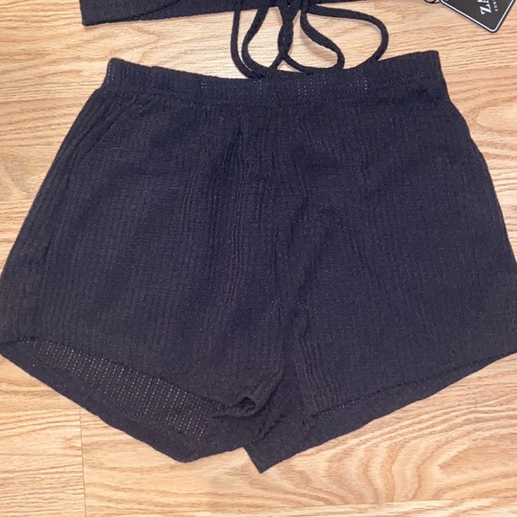 WAFFLE Crop Top and Shorts SET - Picture 3 of 6